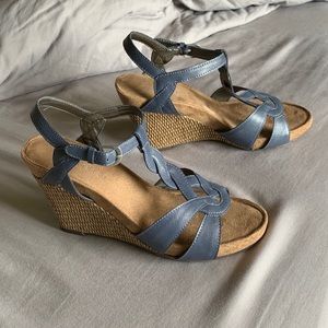 Aerosoles blue wedge sandals size 9M